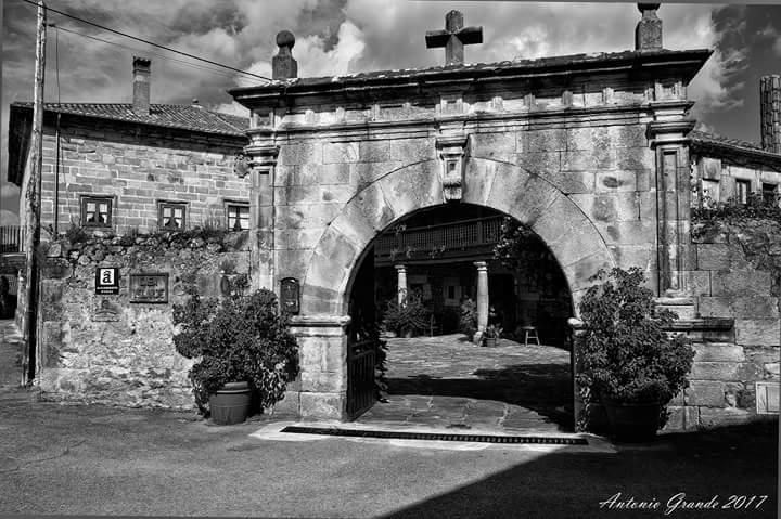 Casa Velarde Hotell Torrelavega Exteriör bild